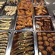 魚の唐揚げ、天ぷら、鳥唐揚げ、豚肉煮込みetc