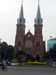 聖母マリア教会 ニャ トー ドゥック バー ベトナムナビ