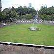 統一会堂広場の噴水と戦車