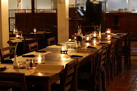 イタリアンは、夜景のきれいな高台のレストランへご案内いたします。