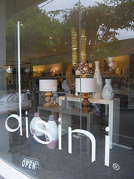 フランス人デザイナーによるおシャレなアクセ、インテリアのお店「disini」