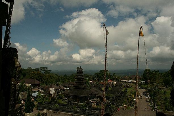 お寺からは、市街地では見ることのできないこんなに美しい風景も楽しめます。