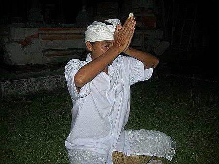 スンバヤン～お祈り～ スンバヤン お祈りバリ・ヒンドゥー教
