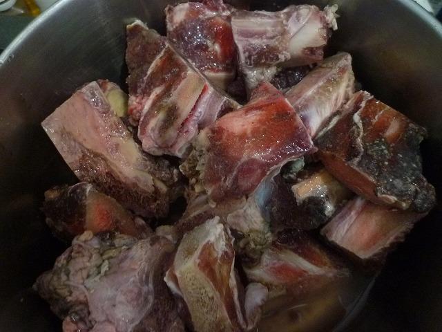 庶民とお犬様の肉料理 バリ島ナビ