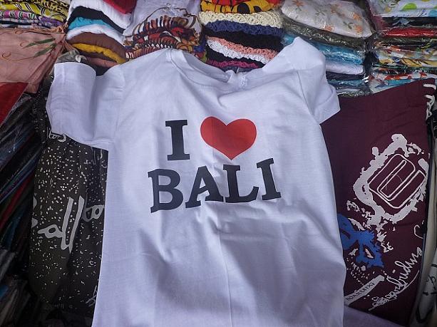 ナビのお目当てのＴシャツを発見。さぁ、ここからが勝負ですよ～！