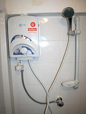 温水シャワー機