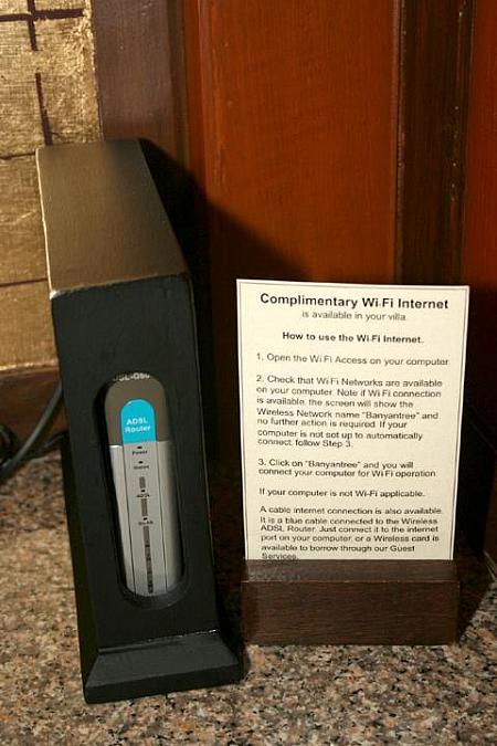 全客室内にはワイヤレスのネット設備があり、無料で自由にアクセスできます。
