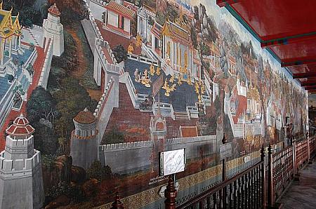 美しい壁画が王宮の見所の一つ