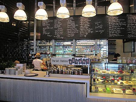 タイでは店舗多数GREYHOUND CAFE