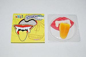歯グミ
10バーツ
<br>口の中に入れてドラキュラごっこができます。牙と舌はセパレート可能。
