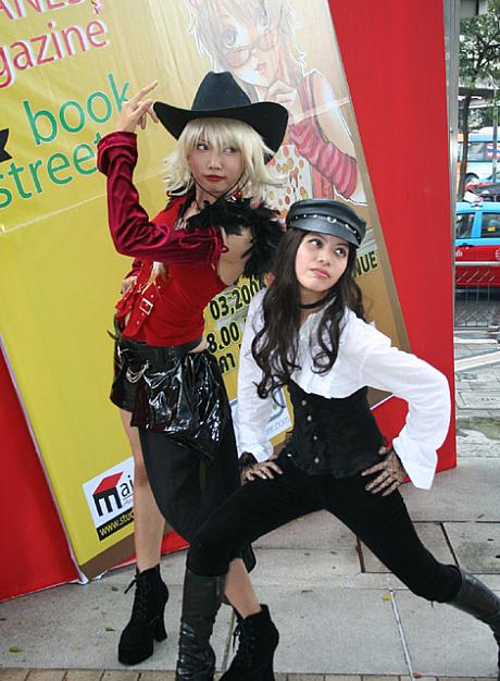こちらは、何のコスプレかわかりませんが、ノリノリです。