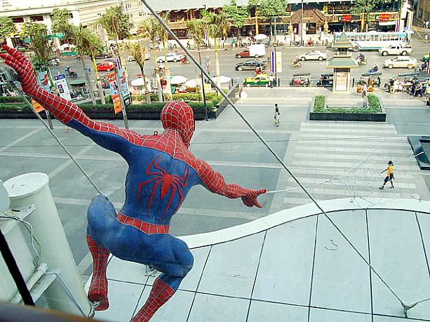 あ、<br>ひとり捕まった。下からは目立たないのかな？見上げる人は少ないね。