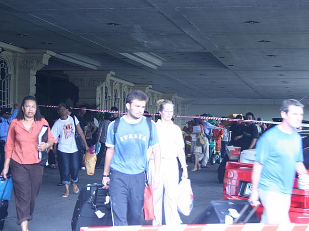 みなさん少し暗い面持ち。残りの滞在が楽しいものとなるよう祈ります。