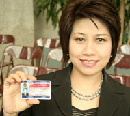 周辺10か国で通用する、タイの新運転免許証。 -タイエアウェイズ本社