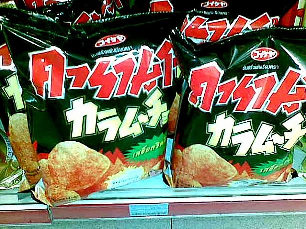 タイ製の日本のお菓子も増えてきました。