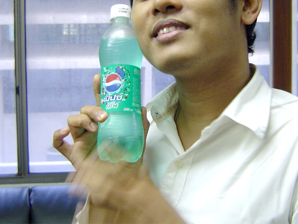 2007年に日本で発売された「ペプシ・キューカンバー」と風体は似ているが……。