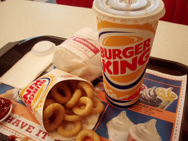 15年来のお気に入りメニュー、WHOPPER（ワッパー）とオニオンリングの組み合わせはカロリーもジャンク度も高め。