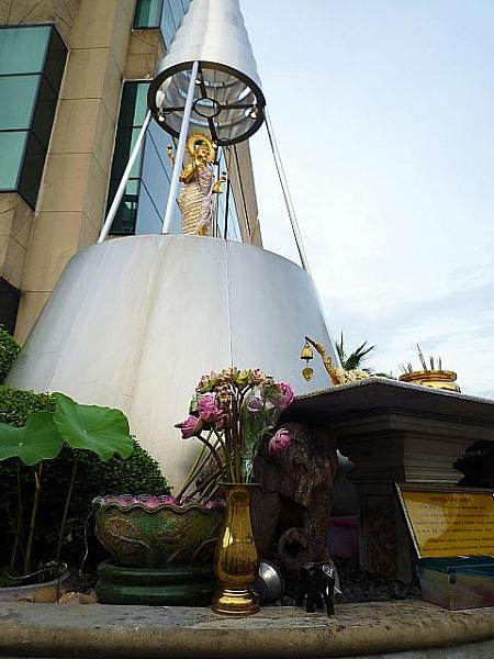 タイのパワースポットを巡る! パワースポット寺