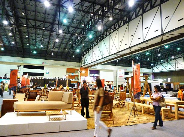 今回はちょうど「Furniture Outlet 2010」でした