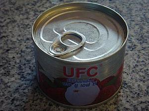 ライチのシロップ漬けの缶詰。冷蔵庫で冷やして食べると美味しい。