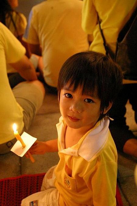 タイの祝祭日 祝祭日 国王生誕 仏教 行事 休日2012年