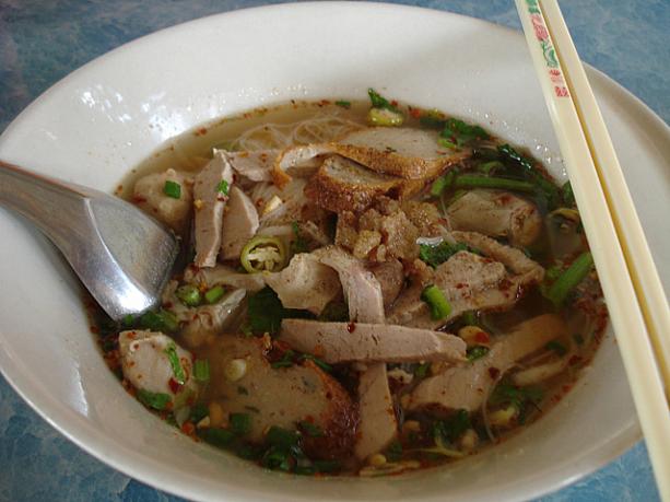 といっても、昼はやっぱり麺が一番人気！？