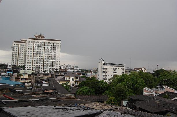 完全な雨期に入るとほぼ毎日数回にわたって雨が降ることもあります。