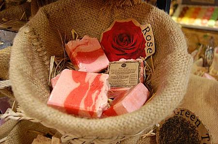 バラの香りは定番の人気石鹸