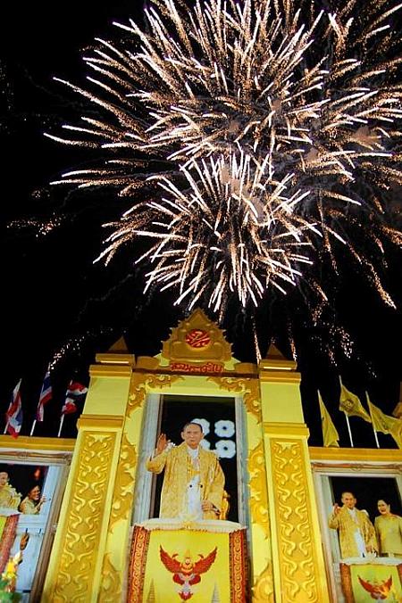 12月のタイ・バンコク 【2012年】 12月 タイ バンコク 2012年 国王生誕記念日クリスマス