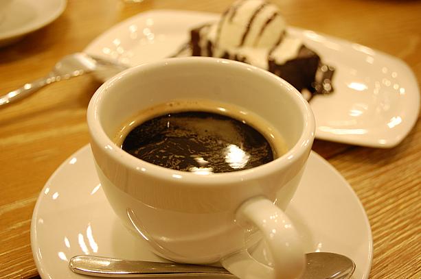 コーヒーはタイ産の深みのある味わいです。