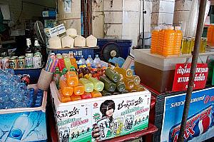 タイならではのフルーツを使ったジュースも新鮮で、出来立てのものをお召し上がりください！