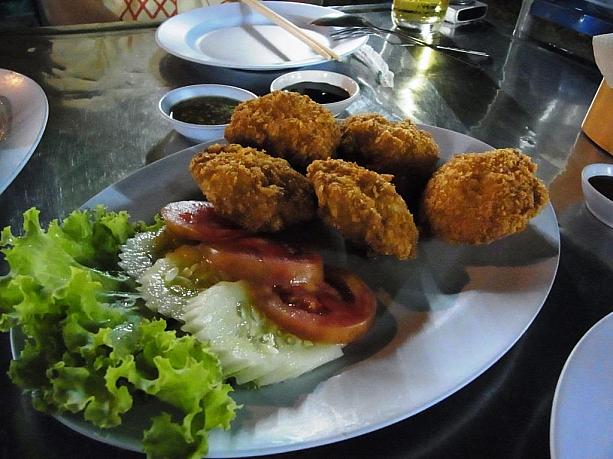 豚の丸焼きなんて、日本で食べたらいくらくらいするのでしょう。。タイだと2000円前後です。旅の思い出に、豚の丸焼きを試してみてくださいね！