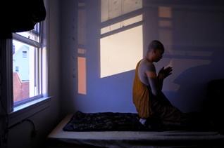 ～11/11「NYで仏教僧を追った写真展」