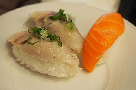 職人が握ったお寿司も美味！写真はしめ鯖とサーモンです