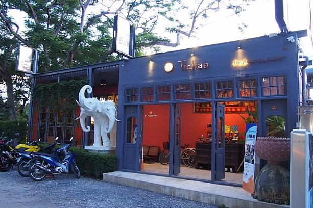 日本でも人気のタイのスパブランドHARNNがチェンマイにオープンした初のカフェレストラン「ティチャー・ティールームbyハーン」にやって来ました。