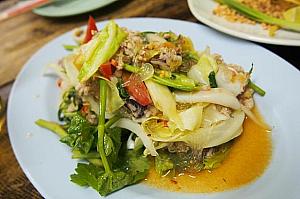 「ヤムウンセン」シーフードが入った春雨のサラダ。この辛さはタイ料理ならでは
