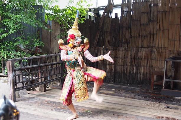 ここでは、タイの伝統舞踊や、パペットを観ることもできます。（＊下記に張り付けた動画で、舞踊の様子が見れますよ～）