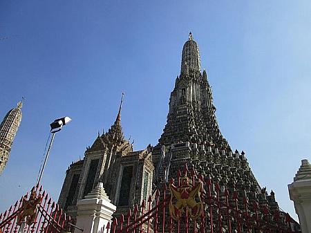 現地で「知らなかった」では済まされない！？　タイに行く前に知っておくべき10のコト 寺院 交通 フードコート マッサージ タクシーBTS