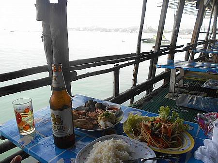 バンコクから２時間のプチリゾート！シーラチャのロイ島へ日帰り旅行 ロイ島 海亀海辺のレストラン