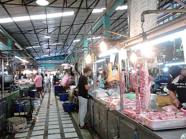 バンコク市内には結構あちこちに市場があります