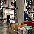 IKEA特有の自分で商品を棚から取り出すエリア。バンナー店と比べて人が少なく快適でした。