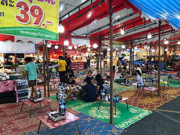 タイ式焼肉・ムーガタのお店は複数店あります。タイではお祭りといえばムーガタなのでしょうか。機会があればナビも挑戦してみたいと思います。