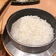 そして、人気の秘密はお釜で1人分ずつ炊いた炊き立ての日本米！タイでこんなに美味しい日本米を気軽に食べられるなんて最高です！タイの人たちも嬉しそうに食べてお代わりする人たちもいました。