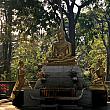 単なる公園ではなく、仏像もあって、タイと自然を感じられます。