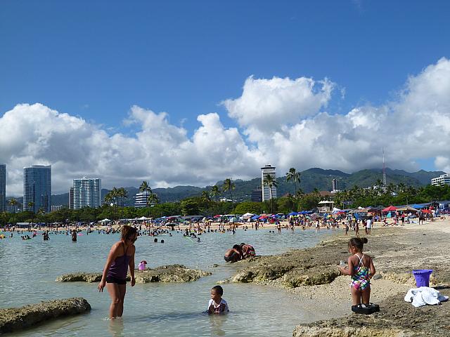 アラモアナ・ビーチにお泊まり!? | ハワイナビ