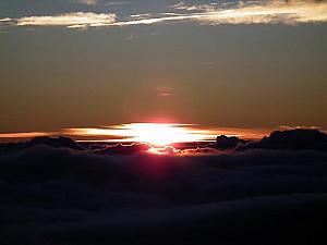 太陽の家『ハレアカラ』からのサンライズウォッチングに行ってきました！ マウイ島 ハレアカラサンライズ