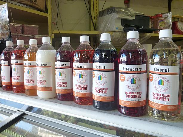 お店特製のフレーバーも売っていました。メロンやストロベリーといった定番から、ハワイらしいリリコイ、ココナッツ、リーヒンムイも。