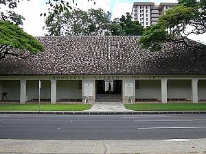 厳粛なるホノルル美術館。心をしずめてアート鑑賞するのも、ハワイの素敵なひととき