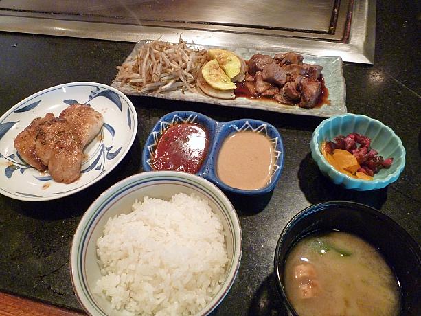 ナビが頼んだのはステーキだけの１２ドルランチよりも若干お高い、マヒマヒ（シイラ）付。それでも１６ドル。なんともゴージャスなランチでした！