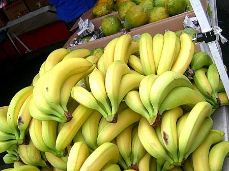 バナナは痛みやすいので、ココで買わないほうが無難